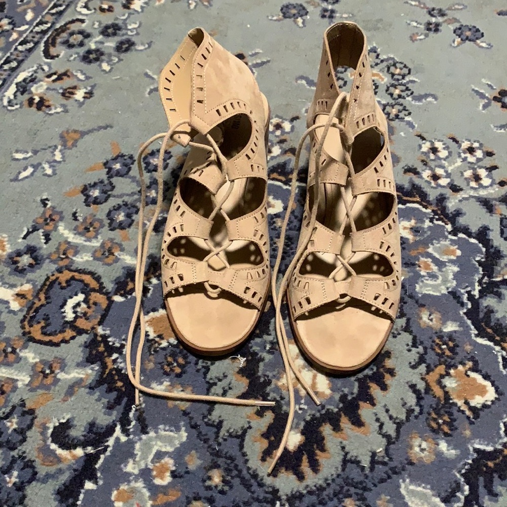 Tan Open Toed 2inch Heel Sandals Size 11